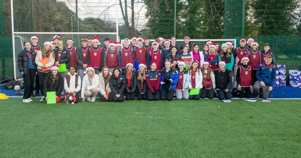 Santa Visits Raheny GAA's Ógra/Academy 